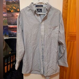 Brooks Brothers Men's Shirt in Blue and White Stripes